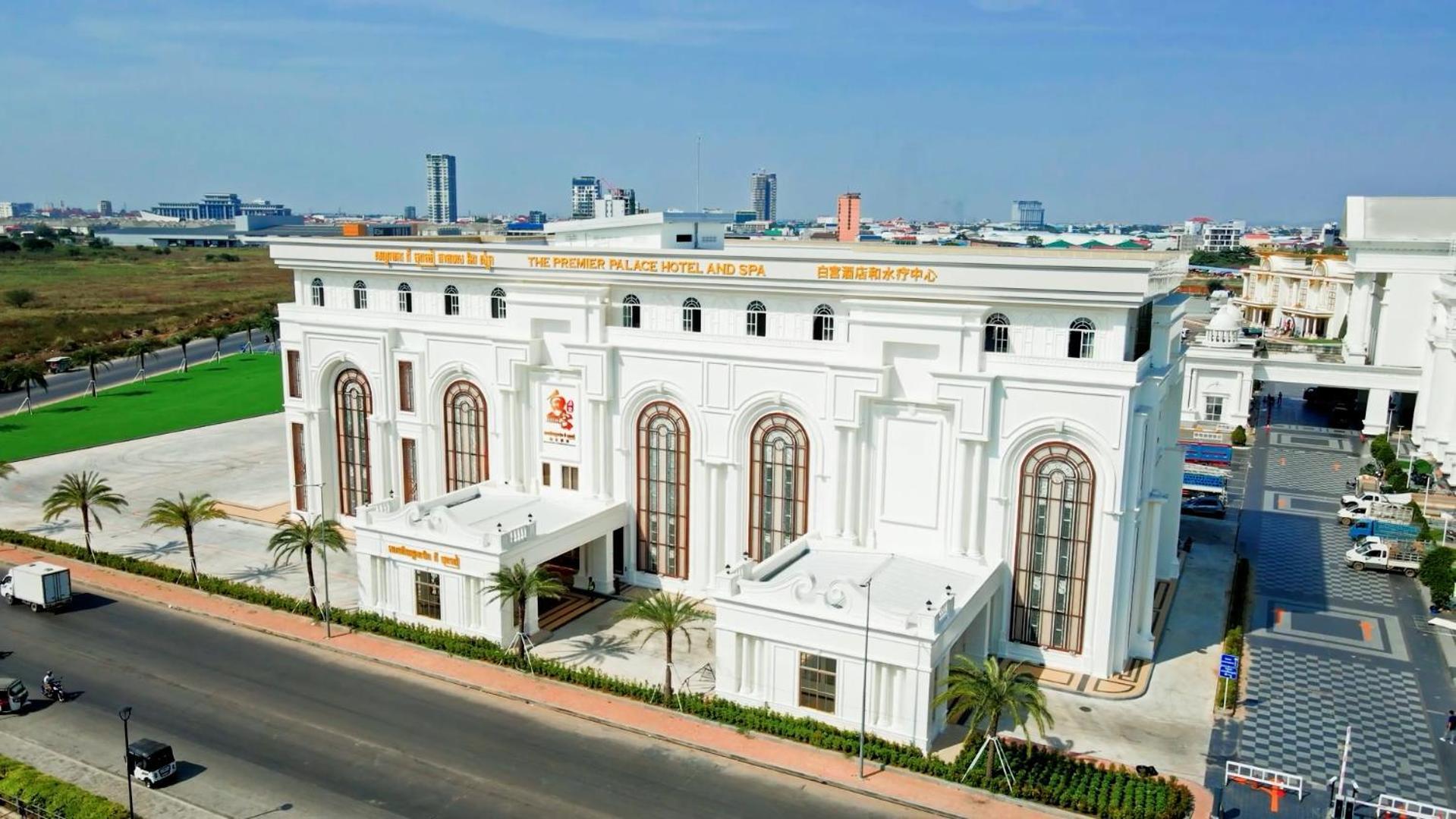 The Premier Palace Hotel And Spa Phnom Penh Exterior photo